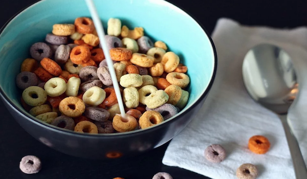 Actúa por la salud on X: ⚠️Los cereales de caja son de los productos menos  saludables para la niñez por la cantidad de azúcar, sodio y colorantes que  contienen, además por su