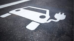 El MIT desarrolla un tipo de hormigón para carreteras que cargará los coches eléctricos