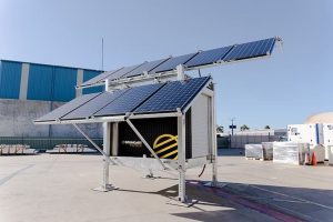 Hydrogen Solar Qube: unidad de generación de energía autosuficiente con paneles fotovoltaicos, inversor y almacenamiento con baterías