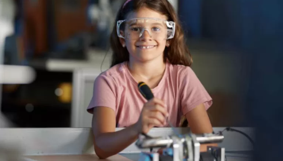 Más niñas y mujeres en la ciencia: una apuesta al desarrollo inclusivo