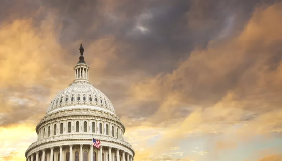 Congreso estadounidense prohibirá a oficinas del gobierno adquirir IA hecha en China