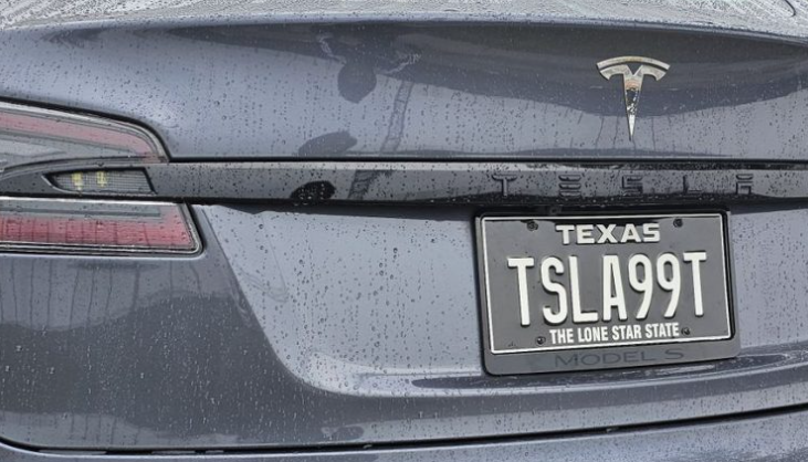 Robotaxis Tesla ya transportan personas sin supervisión humana